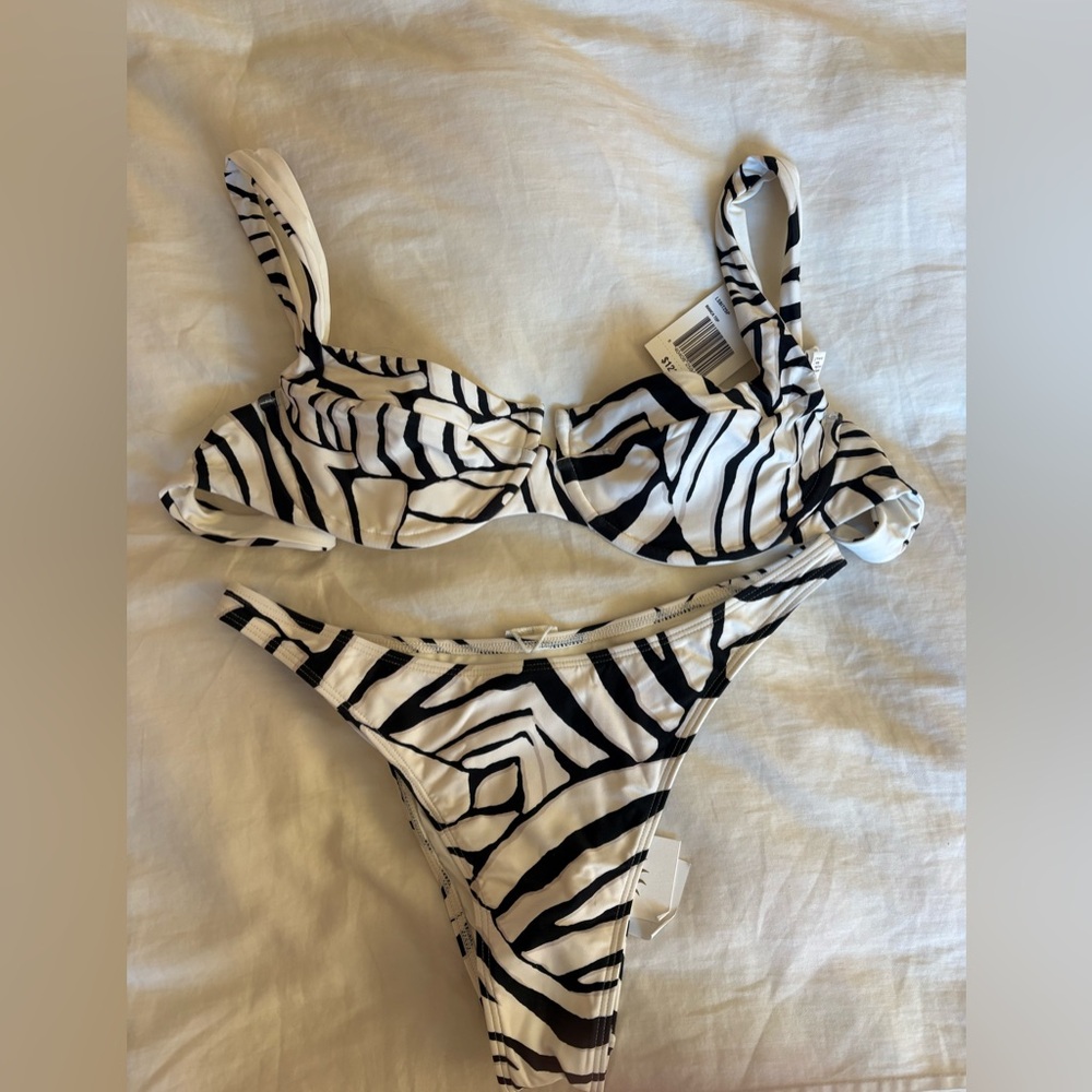 L*SPACE Bikini Set - Picture 2 of 7